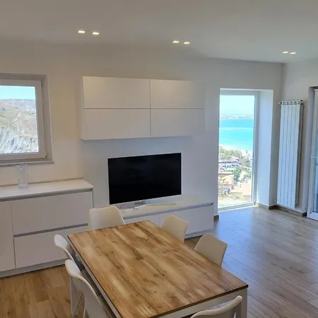 Belvedere Luxry House Apartmán Crotone